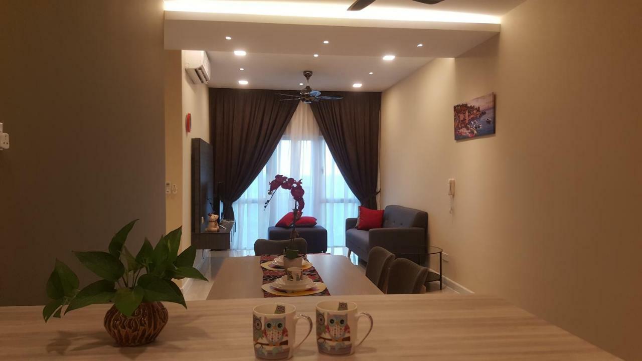 Kampong Tangkas דירות באזור פוטרג'איה, בגודל 96 מר, עם 3 חדרי שינה ו- 2 חדרי רחצה פרטיים מראה חיצוני תמונה