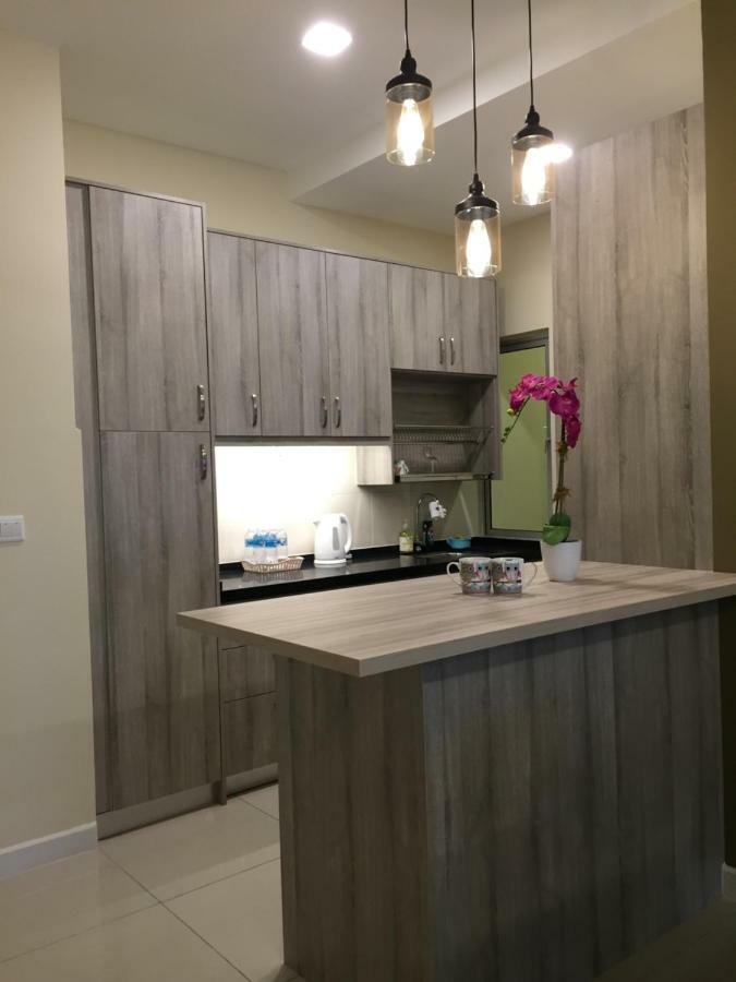 Kampong Tangkas דירות באזור פוטרג'איה, בגודל 96 מר, עם 3 חדרי שינה ו- 2 חדרי רחצה פרטיים מראה חיצוני תמונה